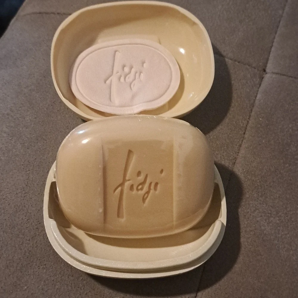 Guy Laroche Fidji  Soap